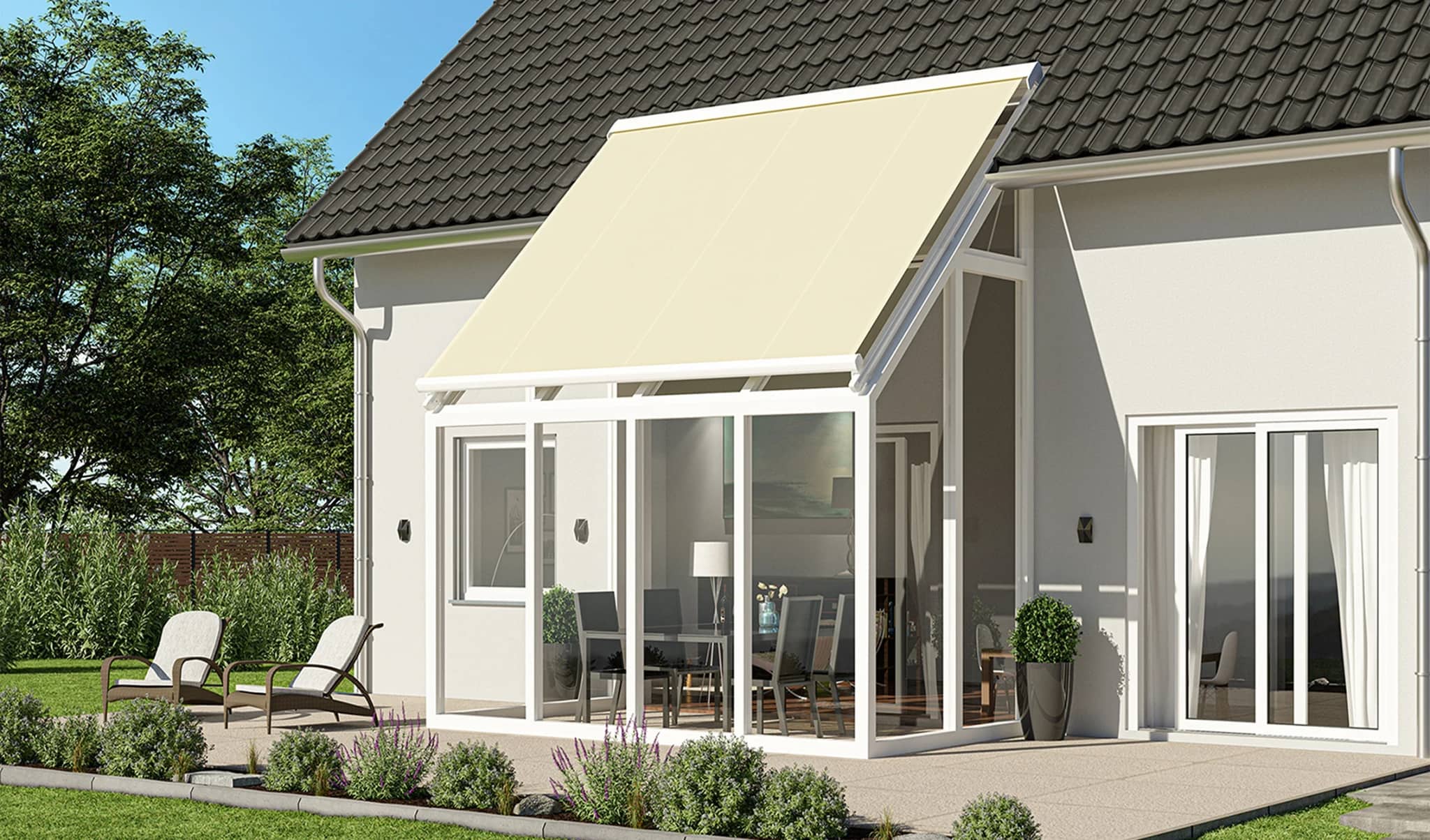 Aufdach-Markise als Sonnenschutz über einer verglasten Terrassenüberdachung