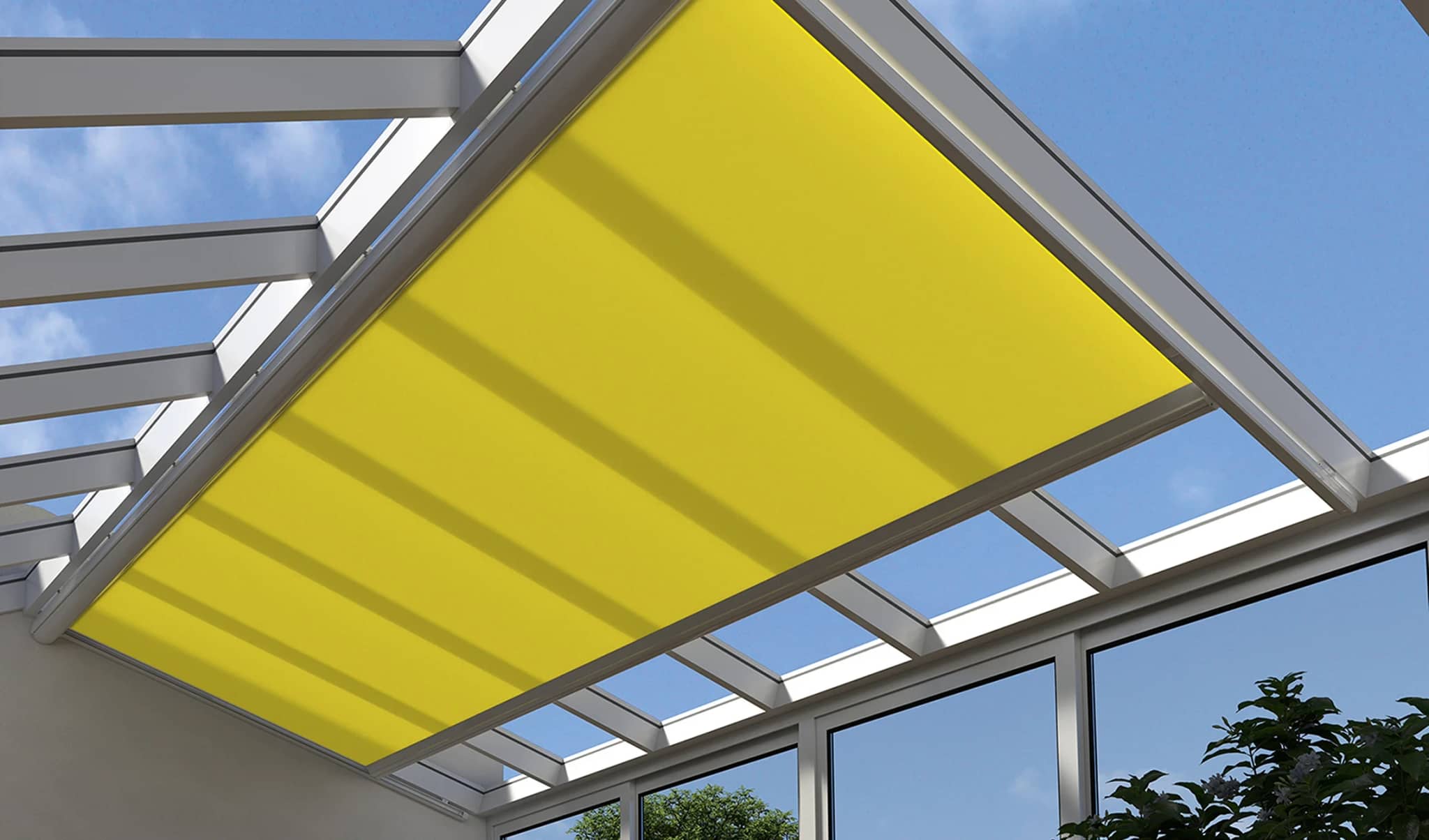 Unterglasmarkise unter der Glaseindeckung eines Aluminium-Terrassendachs