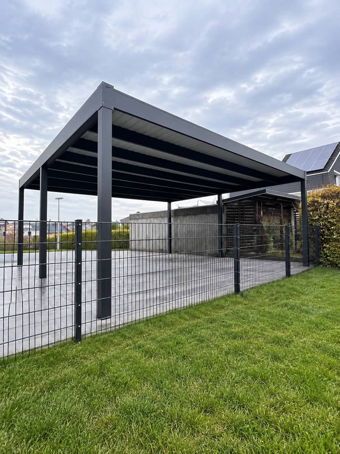 Flachdach-Carport – Referenzprojekt von Beckel Überdachungen