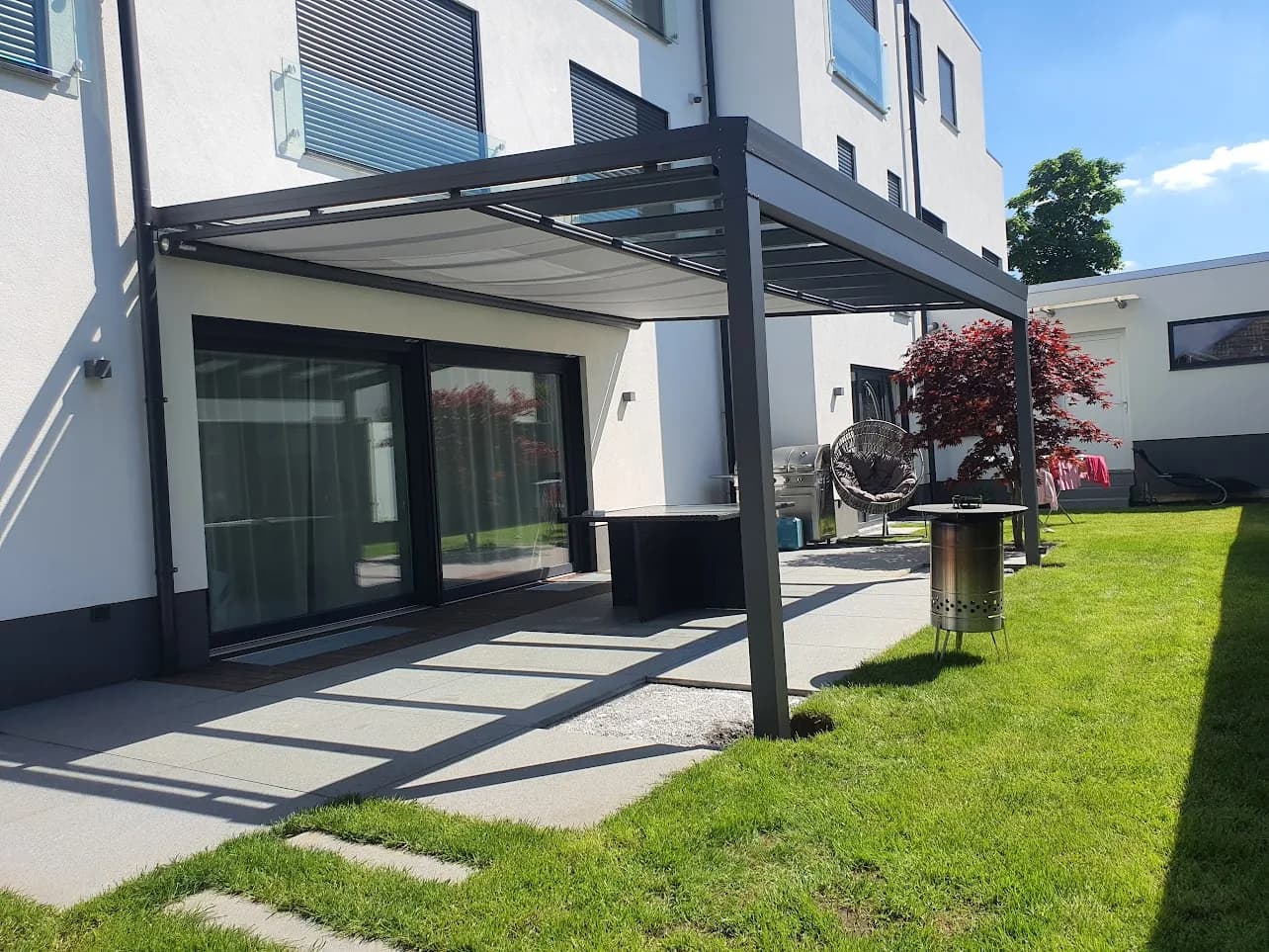 Was kostet eine Terrassenüberdachung? Preise, Faktoren & Beispiele 2026
