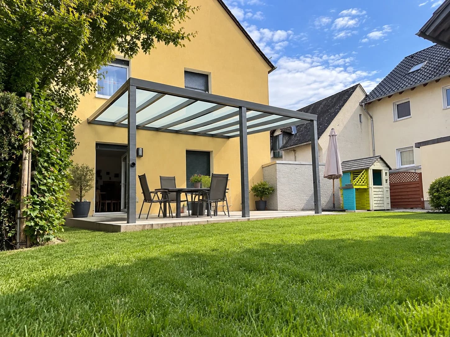 Wie sich eine Terrassenüberdachung auf den Immobilienwert auswirkt