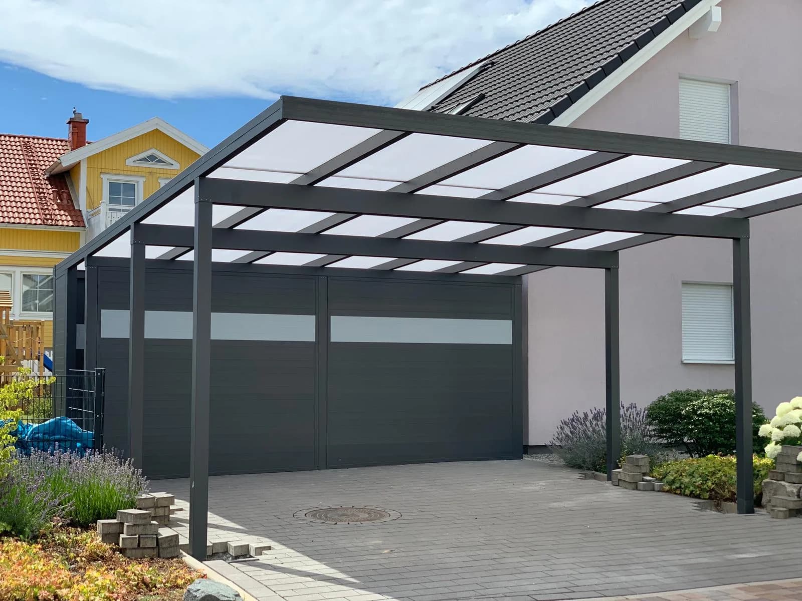 Pultdach-Carport aus Aluminium